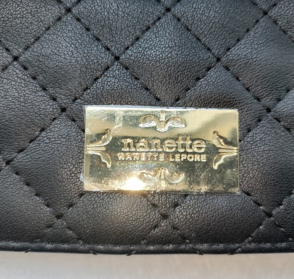 🆕Nanette Lepore | Quilted USB Cell Phone Charging Wristlet Wallet Black & Gold - Picture 6 of 16